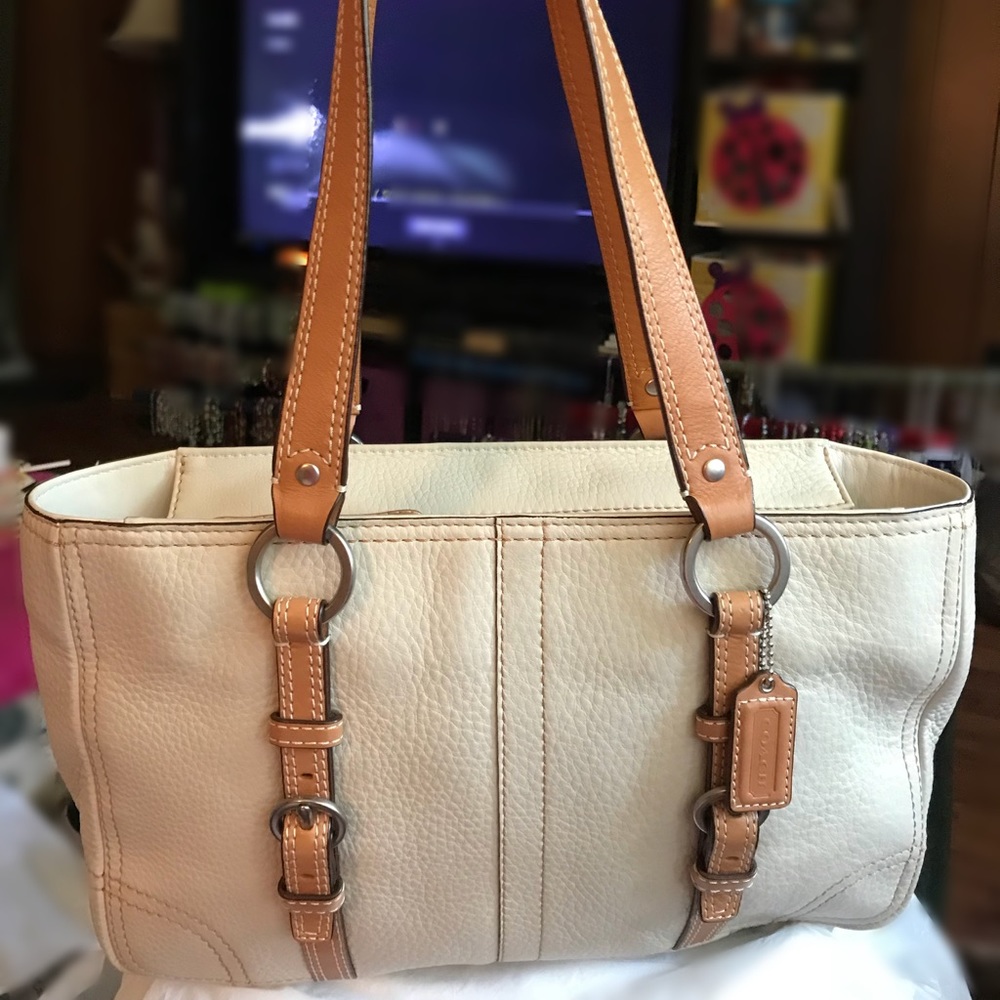 COACH Chelsea Cream/Brown Pebble Leather Purse